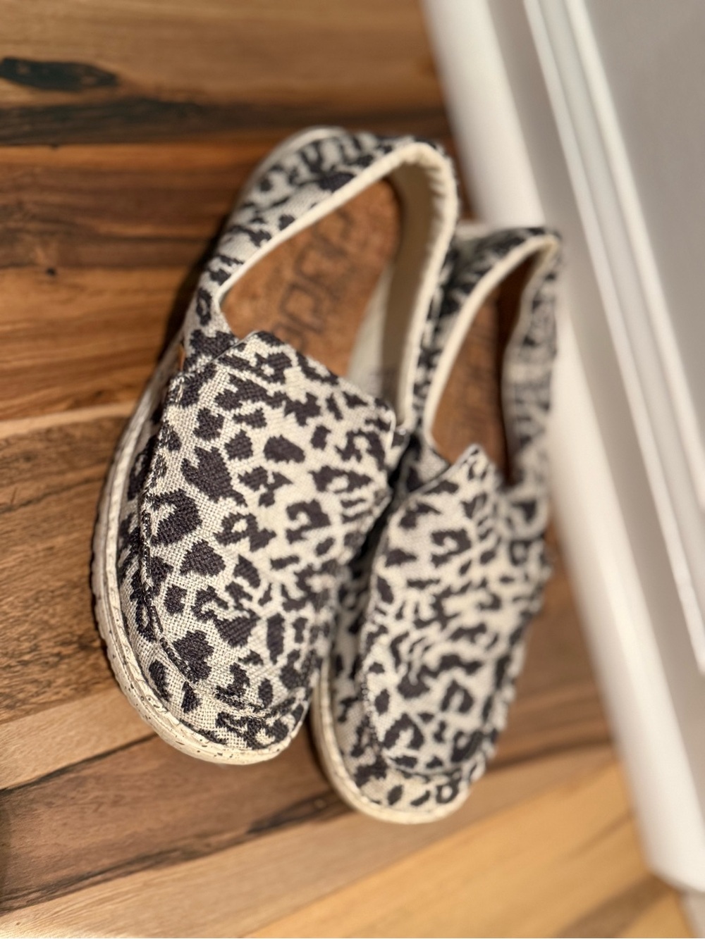 HeyDudeWomen's Black and cream Leopard Print Slip-On